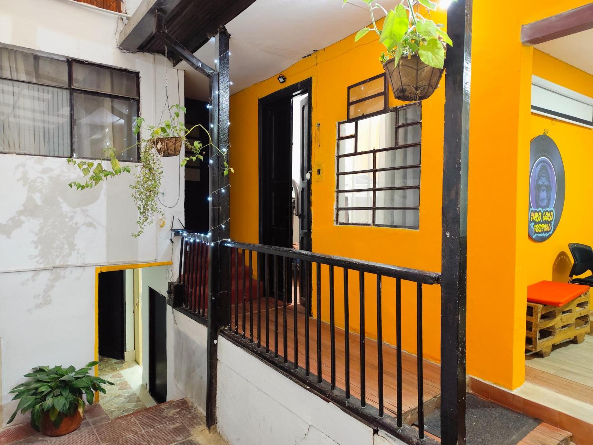 Mico Loco Casa Hostal Bogota Exterior photo